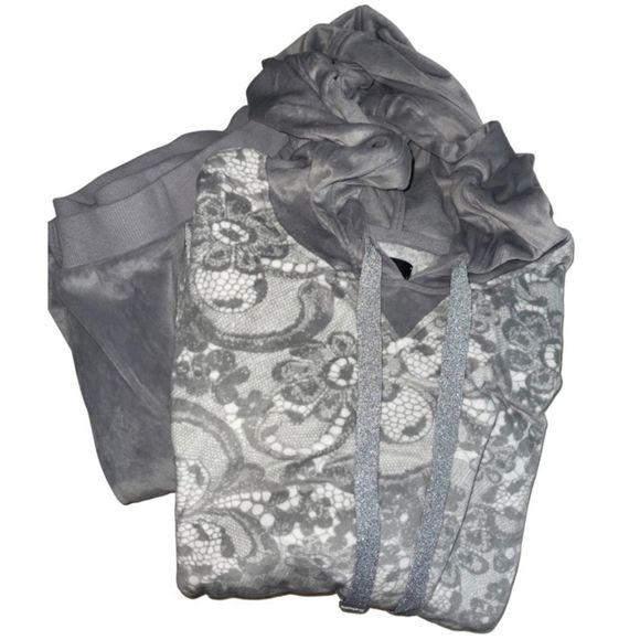 Simply Vera Vera Wang Other - Simply Vera Wang Lounge Wear Set